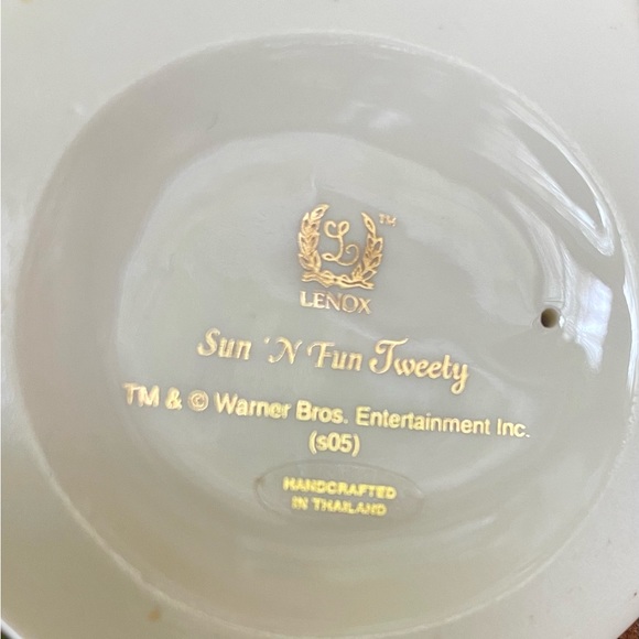 Lenox ‘Sun ‘n Fun’ Tweety Collectible - Picture 2 of 9